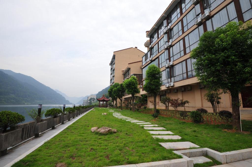 Jiande Yinyuan Hotel Tangcun ภายนอก รูปภาพ